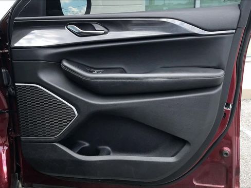 Used 2021 Jeep Grand Cherokee L Laredo w/ Luxury Tech Group I image 23