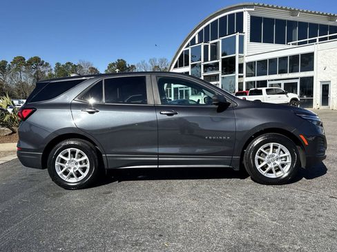 Used 2022 Chevrolet Equinox LS w/ LS Convenience Package image 19