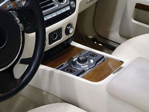 Used 2010 Rolls-Royce Ghost image 6