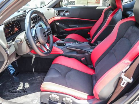 Used 2024 Nissan Z Performance w/ Floor Mat Package RWD image 14
