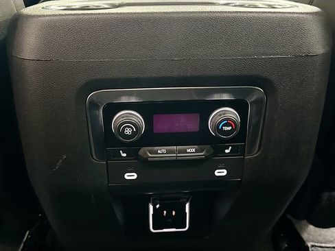 Used 2024 Chevrolet Tahoe High Country AWD/4WD image 28