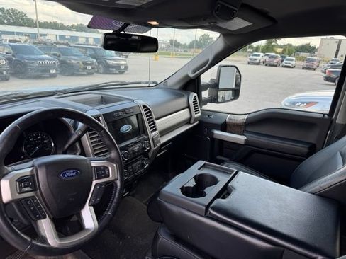 Used 2017 Ford F250 Lariat AWD/4WD image 4