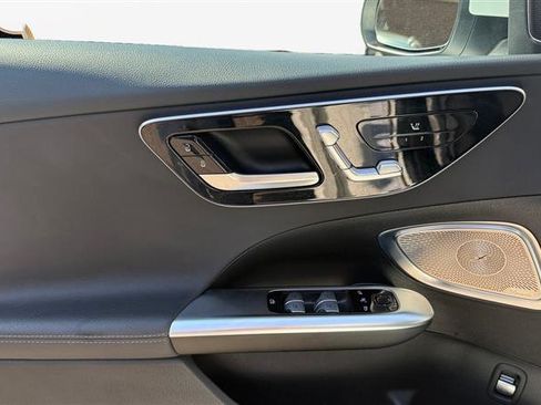 Used 2024 Mercedes-Benz C 300 4MATIC Sedan w/ Exclusive Trim Package image 11