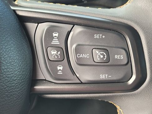 Used 2024 Jeep Wrangler Unlimited AWD/4WD image 21