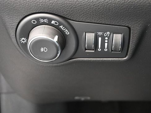 Used 2025 Jeep Compass Trailhawk AWD/4WD image 33