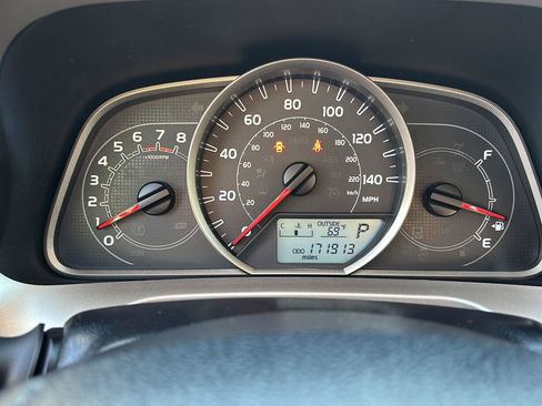 Used 2013 Toyota RAV4 LE FWD image 2