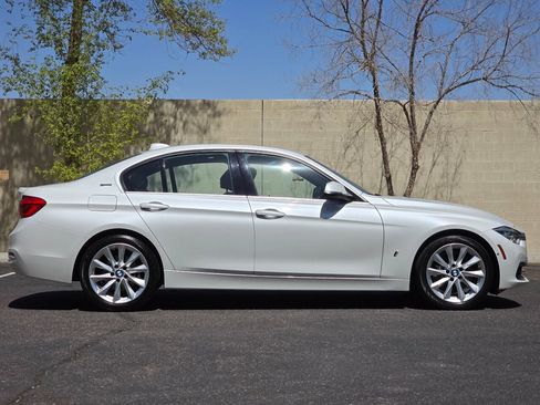 Used 2017 BMW 330e image 11