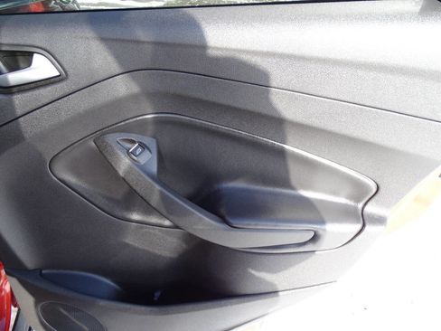 Used 2019 Ford Escape SE image 35