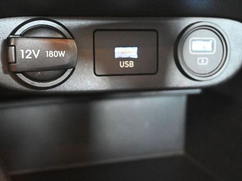 Used 2022 Hyundai Elantra Blue image 31