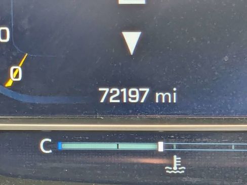 Used 2023 Chevrolet Suburban LT image 24