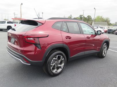 Used 2025 Chevrolet Trax LT w/ Driver Confidence Package