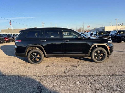 New 2025 Jeep Grand Cherokee L Limited w/ Black Appearance Package image 2