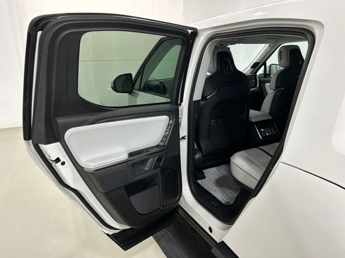 Used 2022 Rivian R1T Adventure AWD/4WD image 17