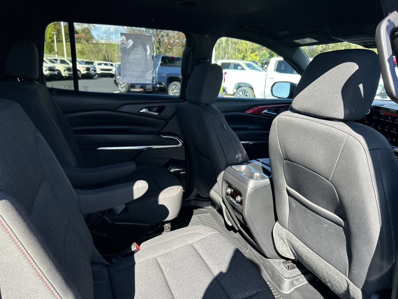 Used 2024 Chevrolet Traverse Z71 w/ Enhanced Driving Package AWD/4WD image 18