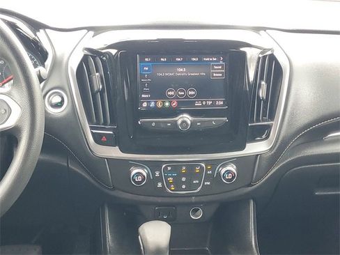 Used 2021 Chevrolet Traverse LS image 28