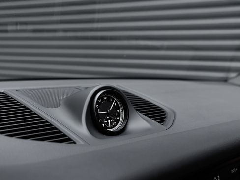 Certified 2026 Porsche Macan AWD/4WD image 19