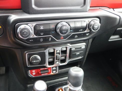 Used 2020 Jeep Gladiator Rubicon AWD/4WD image 20