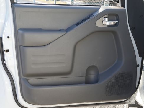 Certified 2020 Nissan Frontier SV w/ Midnight Edition Floor Mats image 30