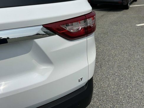 Used 2020 Chevrolet Traverse LT w/ Driver Confidence II Package image 7