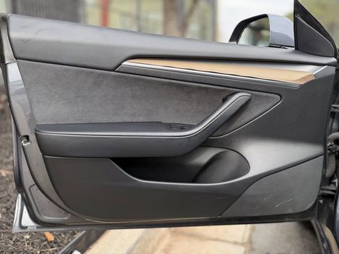 Used 2021 Tesla Model 3 Standard Range Plus image 28