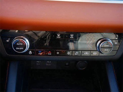 Used 2025 Mitsubishi Outlander SEL image 21