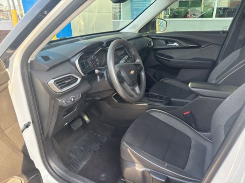 Used 2021 Chevrolet TrailBlazer L FWD image 16