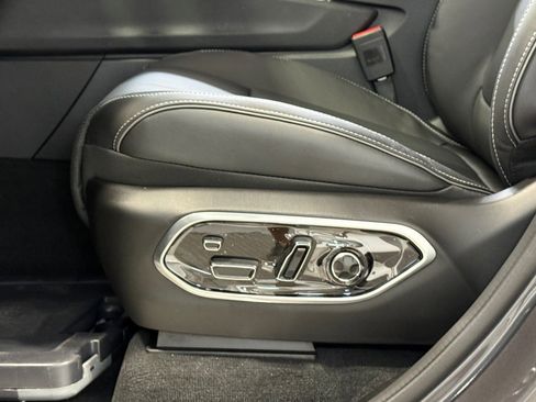 New 2025 Jeep Grand Cherokee Overland w/ Adv Protech Group III image 21