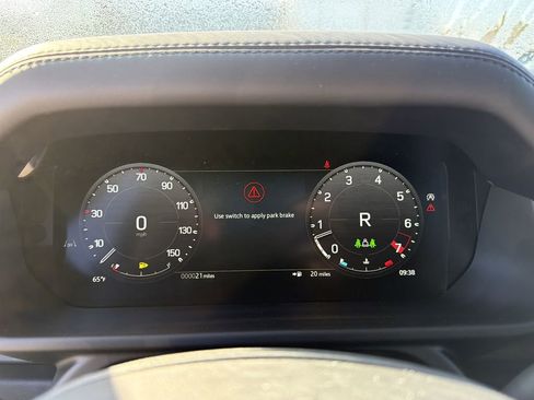 New 2026 Land Rover Defender 110 X-Dynamic SE image 22