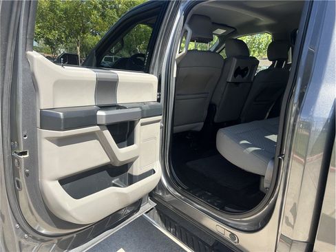 Used 2015 Ford F150 XLT w/ Equipment Group 302A Luxury AWD/4WD image 11