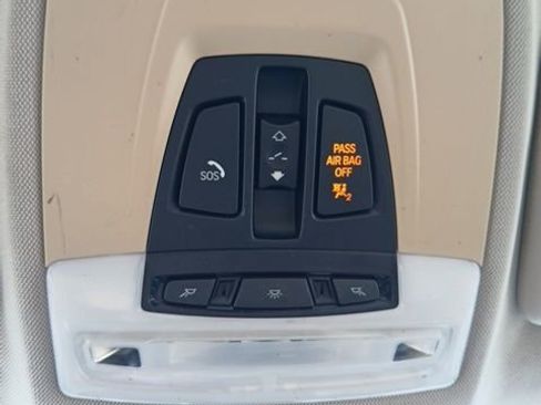 Used 2016 BMW 320i Sedan image 26