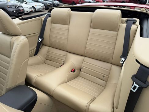 Used 2006 Ford Mustang GT Premium image 18