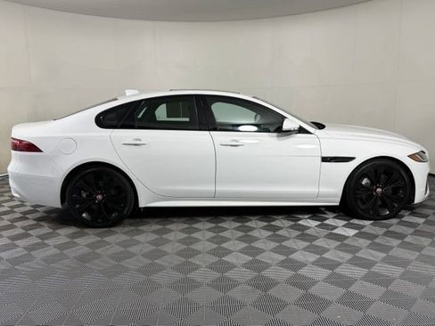 Certified 2023 Jaguar XF R-Dynamic SE AWD/4WD image 9
