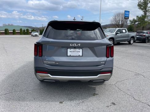 Used 2024 Kia Sorento S image 49