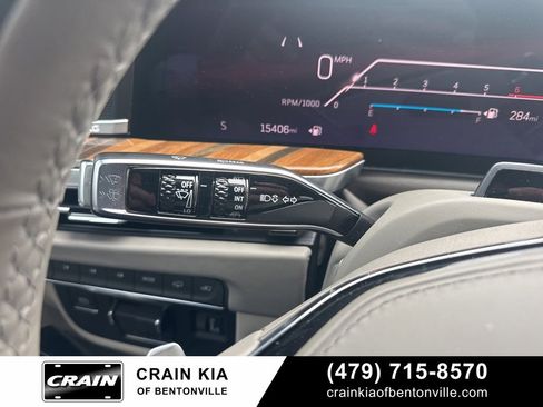 Used 2025 Cadillac Escalade Sport Platinum w/ LPO, ONYX Package AWD/4WD image 32