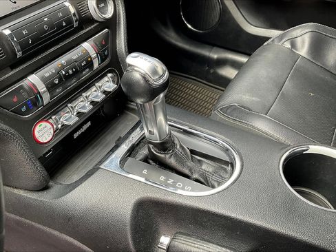 Used 2016 Ford Mustang Premium image 13