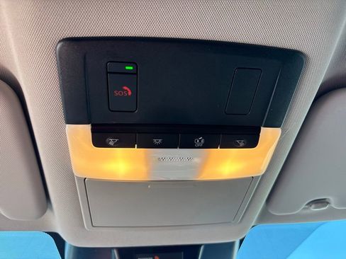 Used 2025 Nissan Rogue SV FWD image 30