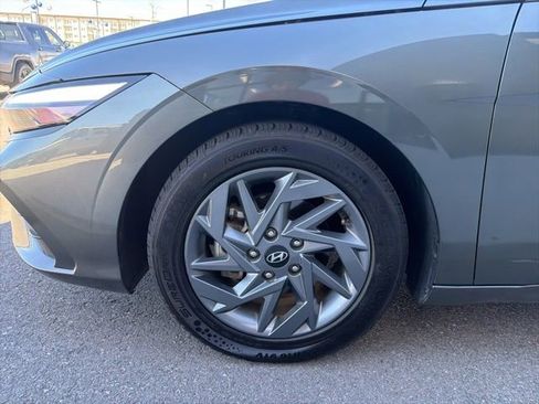 Used 2024 Hyundai Elantra SEL image 4
