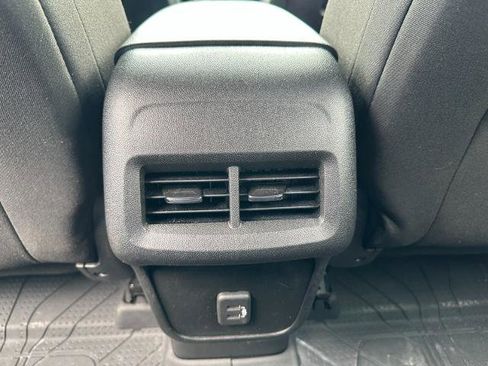 Used 2021 Chevrolet Equinox LT image 21