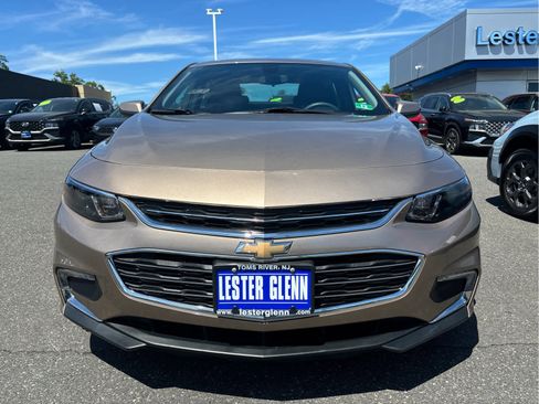Used 2018 Chevrolet Malibu LT FWD image 4