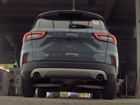 Used 2025 Ford Escape SE FWD image 12