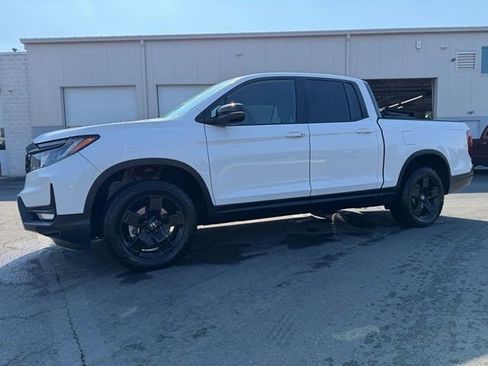 Used 2025 Honda Ridgeline Black Edition image 1