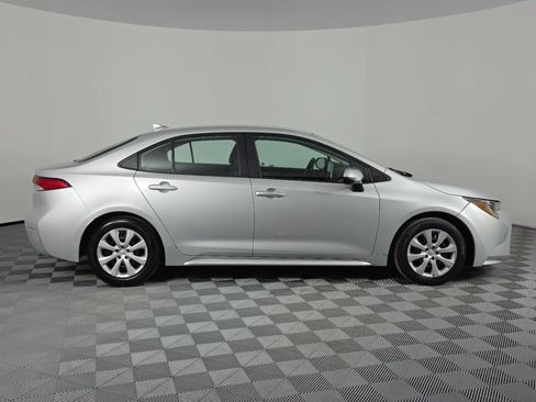 Used 2021 Toyota Corolla LE FWD image 8
