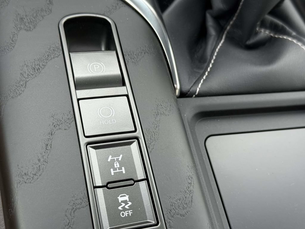 Used 2026 Lexus LX 600 4WD w/ Accessory Package (2T) image 24