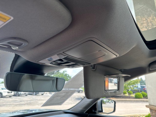 Used 2022 Acura MDX w/ Technology Package AWD/4WD image 12