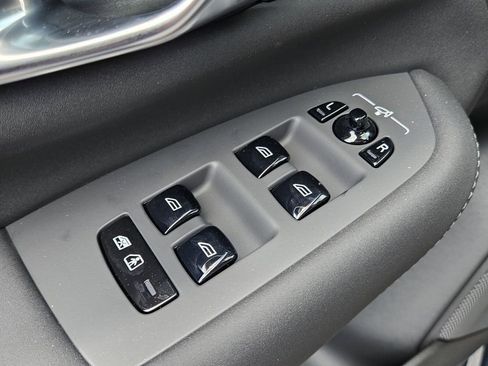 New 2025 Volvo XC90 T8 Plus w/ Protection Package Premier AWD/4WD image 40