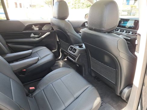 Used 2023 Mercedes-Benz GLS 450 4MATIC image 11