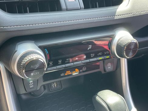 Used 2025 Toyota RAV4 XLE image 11