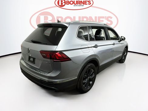 Used 2024 Volkswagen Tiguan SE AWD/4WD image 11
