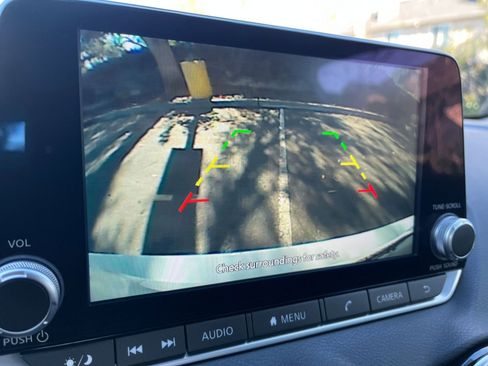 Used 2025 Nissan Sentra SV image 22