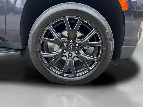 Used 2023 Chevrolet Tahoe High Country image 2